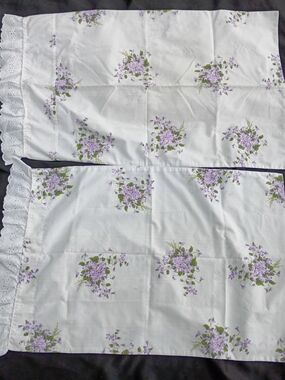 Vtg Cannon Lilac Bouquet Standard Pillowcases